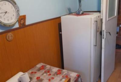 Apartament 3 camere balcon pivnita zona Vasile Aaron - 11