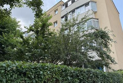 Apartament cu 3 camere semidecomandat în Astra