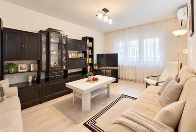 Apartament cu 3 camere decomandat, mobilat în Tractorul