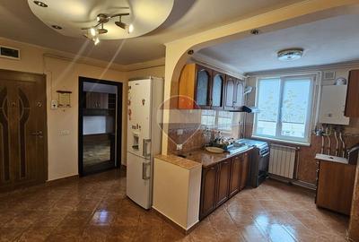 Apartament cu 2 camere de vânzare în zona Central - 1