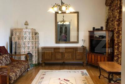 Apartament cu 3 camere semidecomandat, mobilat în Central