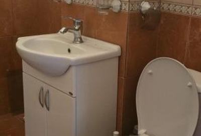 De vânzare apartament 2 camere decomandat | Zona 8 Mai - 11