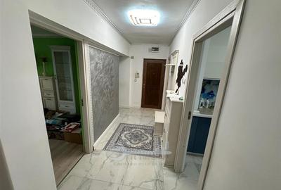 Apartament cu 3 camere decomandat în Dacia