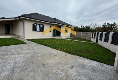 Casa Individuală -4 camere - 2 băi - 2