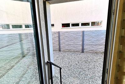 Apartament 3 camere de vânzare | Curte proprie 24 mp | Loc de parcare - 14