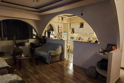 Apartament cu 3 camere în Titulescu