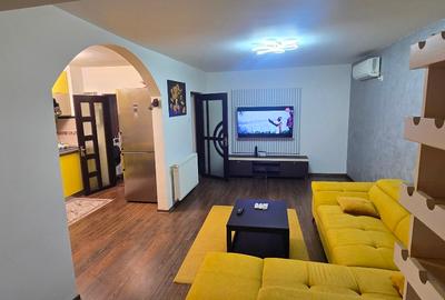 Apartament cu 3 camere decomandat, mobilat în Central