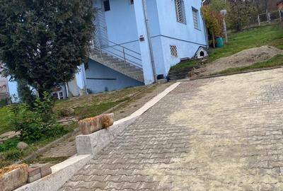 Casă individuală cu 5 camere în Periferie
