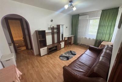 Apartament cu 2 camere nedecomandat, mobilat în Sud