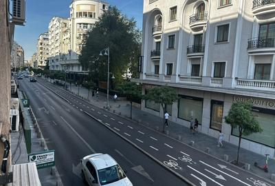 Apartament cu 3 camere semidecomandat în Calea Victoriei
