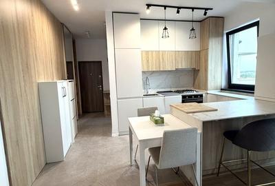 Apartament cu 3 camere decomandat, mobilat în Central