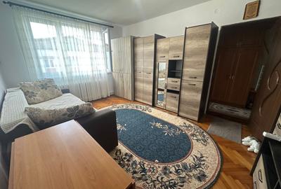 Apartament cu 2 camere semidecomandat, mobilat în Aiud