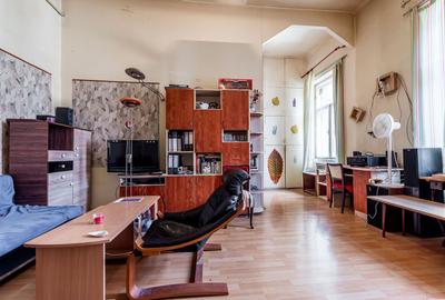 Apartament 98 mp pe bulevardul Decebal, fatada renovata Comision 0 - 4