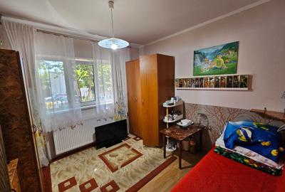 Apartament cu 3 camere decomandat în Șagului
