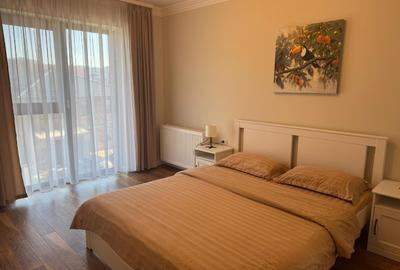 Apartament cu 2 camere semidecomandat, mobilat în Tractorul