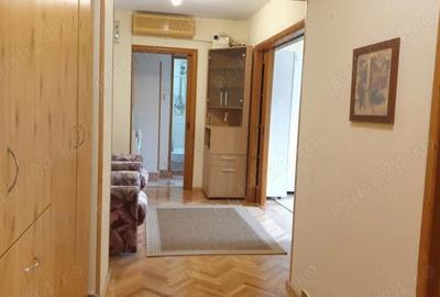 Apartament cu 3 camere decomandat în Sebastian