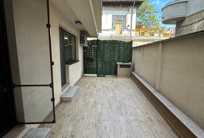 Apartament cu 3 camere decomandat în P-ța Unirii
