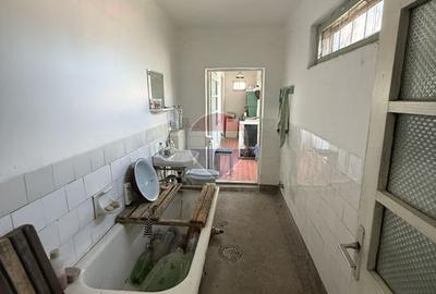 Casă de vânzare cu 6 camere in Câmpulung  - zona Sud - 8