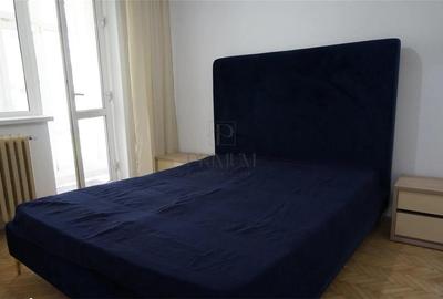 Apartament cu 3 camere semidecomandat, mobilat în Spitalul Județean