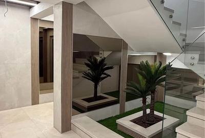 Apartament cu 3 camere decomandat, mobilat în Berceni