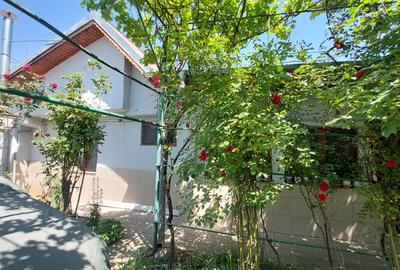 Casă individuală cu 4 camere în 23 August (Cațelul)