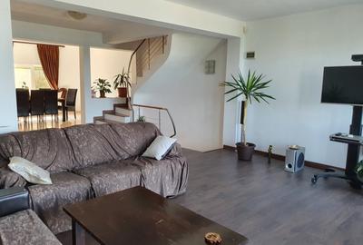 Casă cu 4 camere în Sud