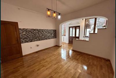 Casa 3 camere individuala,parcare, cu curte si garaj Grivitei - 2