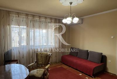 Apartament cu 3 camere semidecomandat, mobilat în Central