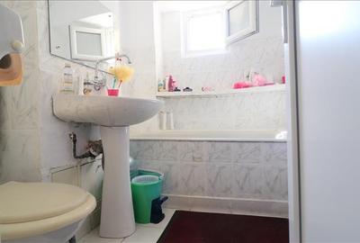 Apartament de 3 camere decomandat, etaj 3, 2 bai - Pacurari - 11