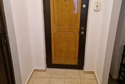 Vand apartament 2 camere, et. 2/4, decomandat, renovat total, spitalul militar. - 1