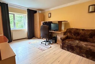 Vanzare apartament 2 camere decomandat, etaj 1, intrare Racadau - 1