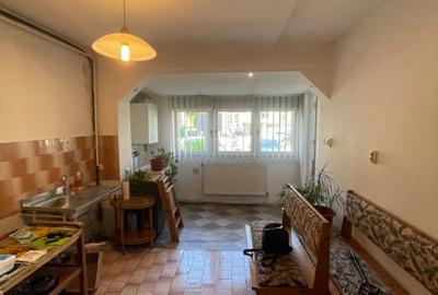 Apartament cu 2 camere semidecomandat în Republicii