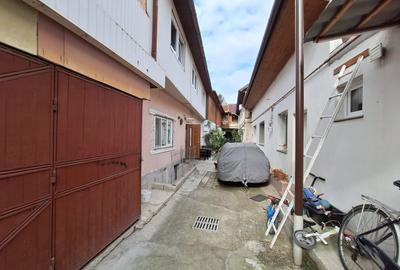 Apartament 4 camere Motilor curte cu 4 familii - 16