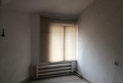Casă de vânzare 269 mp în zona Piața Victoriei - 11