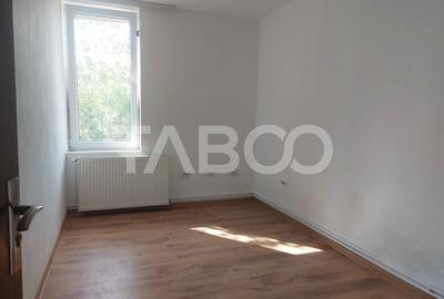 Apartament la curte 35mp 2 camere pivnita gradina str Magurii Cisnadie - 5