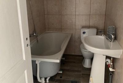 Apartament 2 camere Miroslava, 100 ml de statia de autobuz, str C-tin Langa 40 - 24