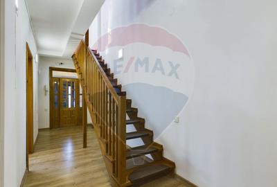Casa cu 5 camere de inchiriat 210 mp | Eroii Revolutiei - 12