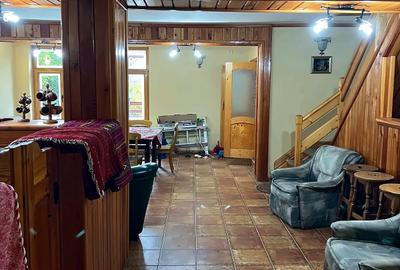 Casă în duplex, 8 dormitoare, 5 băi, living, mobilată, 400 mp teren - Bușteni - 6