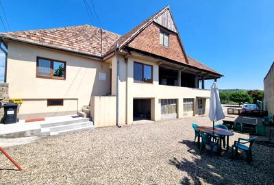 Casă individuală cu 10 camere în Lancrăm