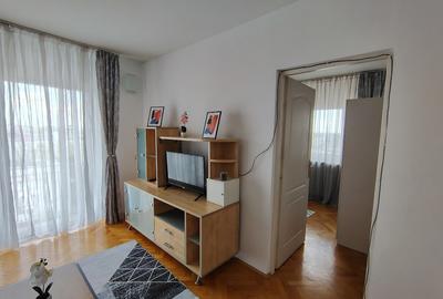 Apartament cu 3 camere semidecomandat, mobilat în Unirii