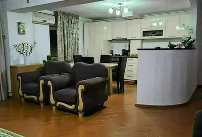 Apartament cu 3 camere decomandat, mobilat în Ultracentral