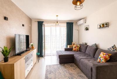 Apartament cu 3 camere decomandat în Tractorul