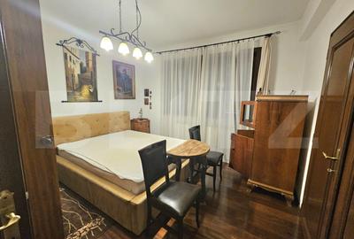 Apartament cu 3 camere decomandat, mobilat în Central