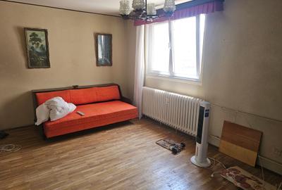 Bucur Obor - 7/10 - bloc mixt 1974, reabilitat, decomandata, balcon, 59900 € - 3