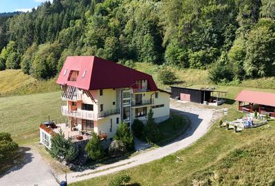 Pensiune în funcțiune | 10 camere | Teren 4.000 mp | Brădet – Săcele - 12