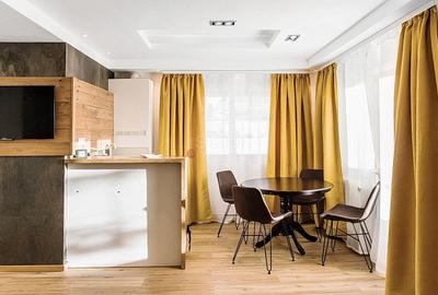 Apartament cu 3 camere decomandat, mobilat în Poiana Brașov