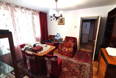 Apartament cu 3 camere semidecomandat în Dărmănești