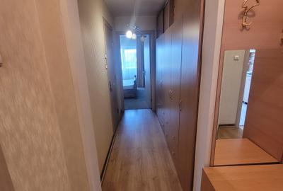 Vand apartament cu 3 camere Centrul Civic, Strada Toamnei - 9