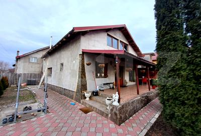 Casă individuală cu 4 camere în Sânpetru