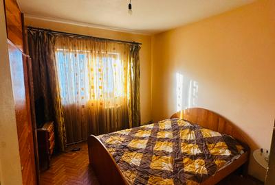 Apartament cu 3 camere în Mircea cel Bătrân